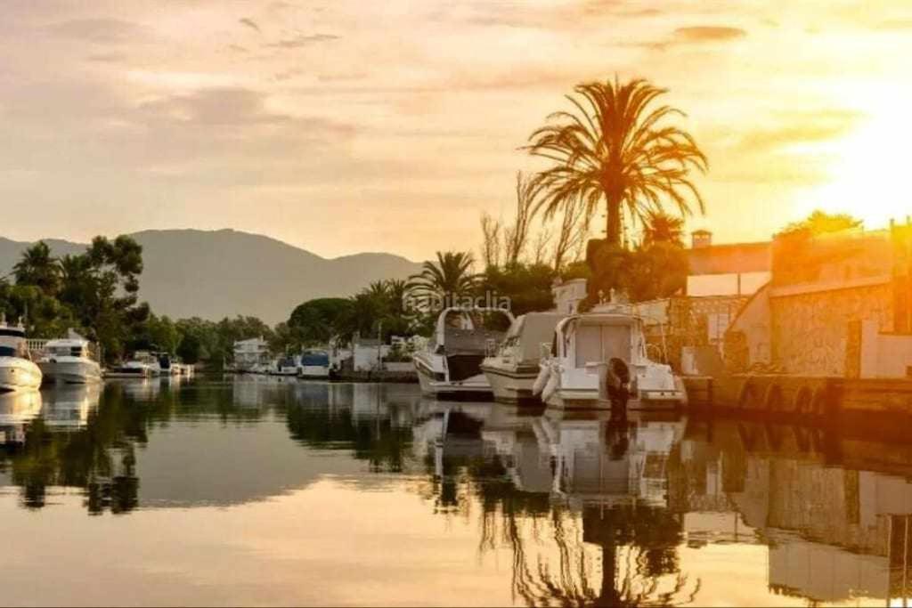 אמפוריבראבה Jouvacations Villa Freser מראה חיצוני תמונה