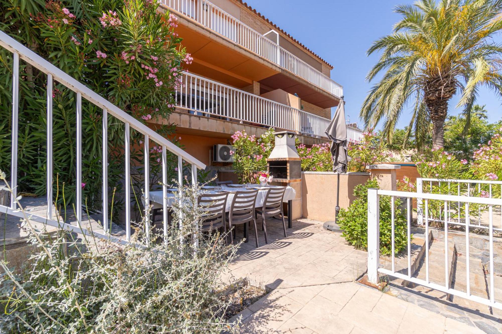 אמפוריבראבה Jouvacations Villa Freser מראה חיצוני תמונה