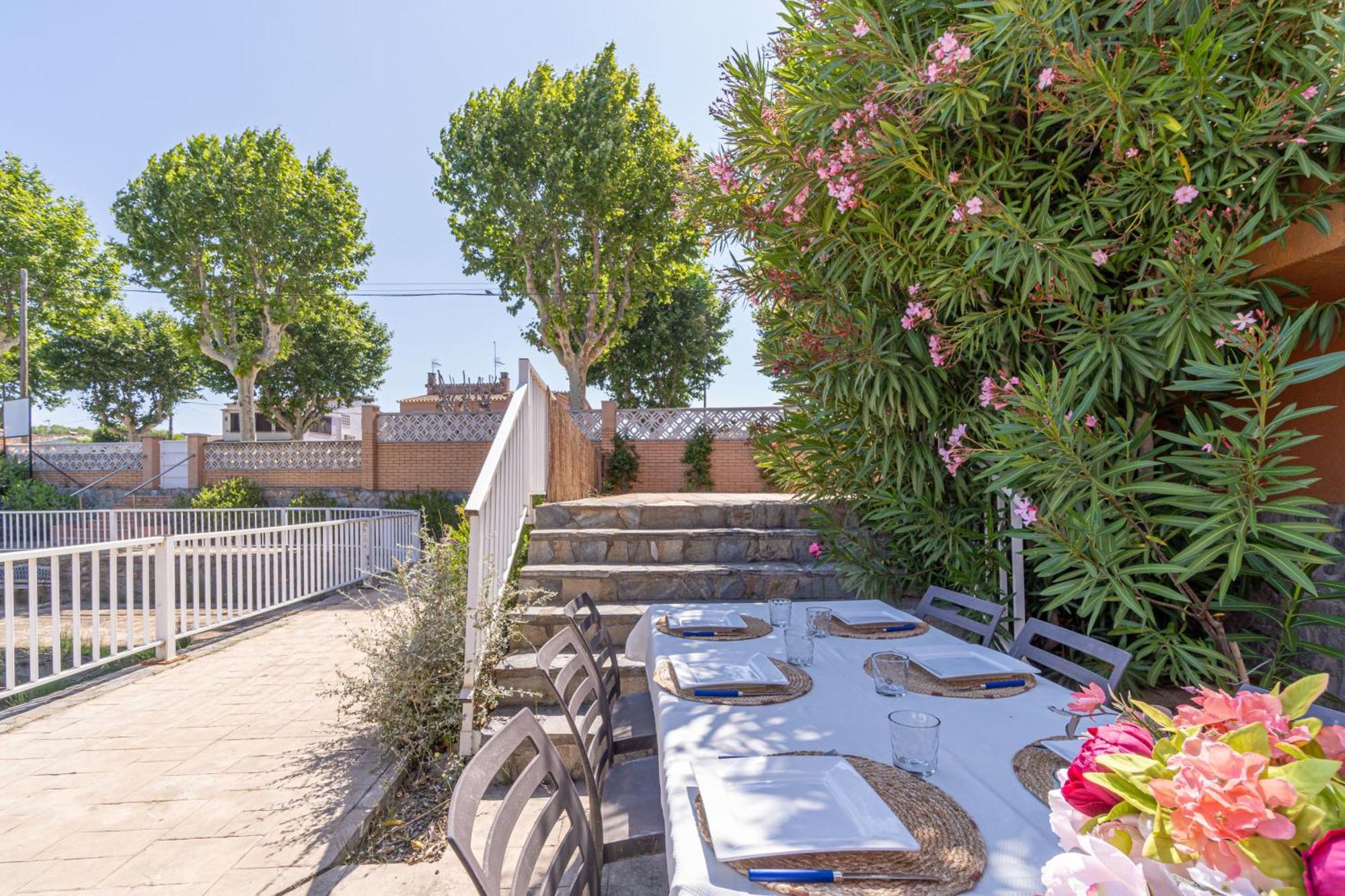 אמפוריבראבה Jouvacations Villa Freser מראה חיצוני תמונה