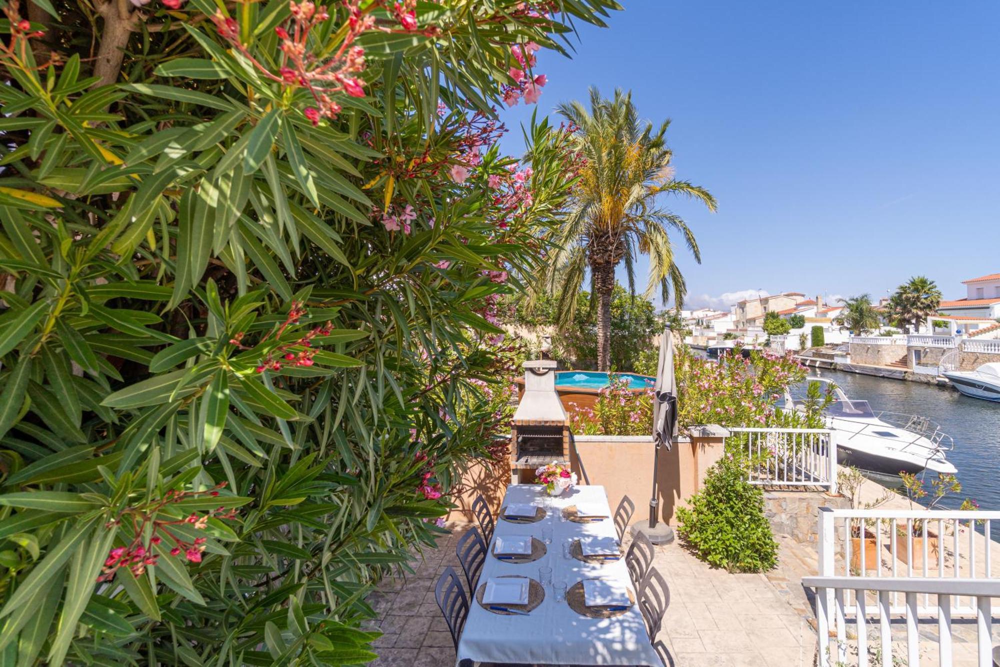 אמפוריבראבה Jouvacations Villa Freser מראה חיצוני תמונה