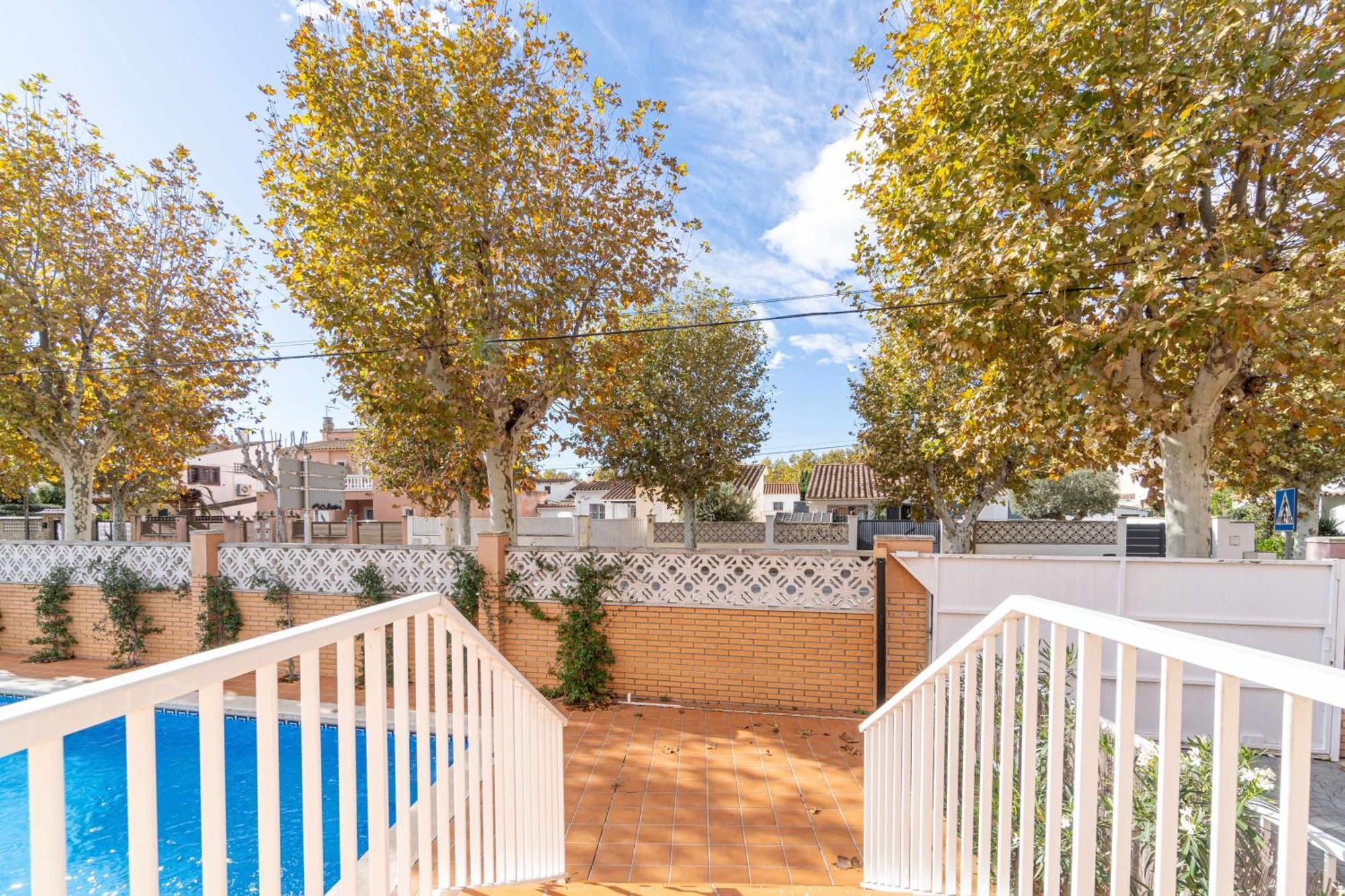 אמפוריבראבה Jouvacations Villa Freser מראה חיצוני תמונה